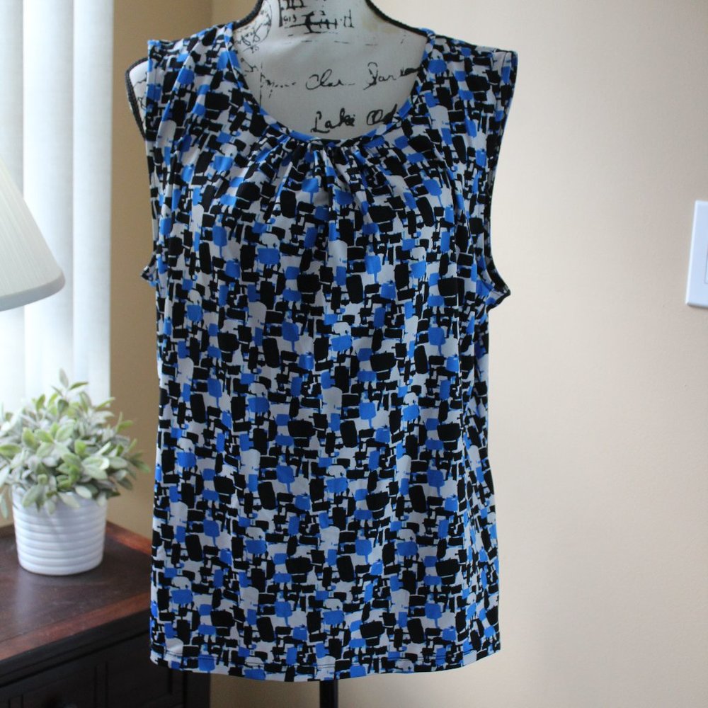 Tahari Women's Sleeveless Blouse - Size XL - Blue Blue Geometric Print